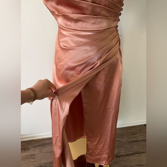 Davids Bridal Galina Signature charmeuse draped one-shoulder dress size 2 - Picture 12 of 13